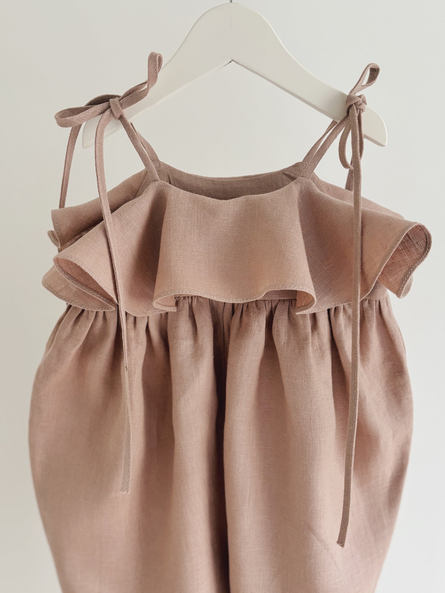 Baby linen ruffle playsuit LIGHT CARAMEL