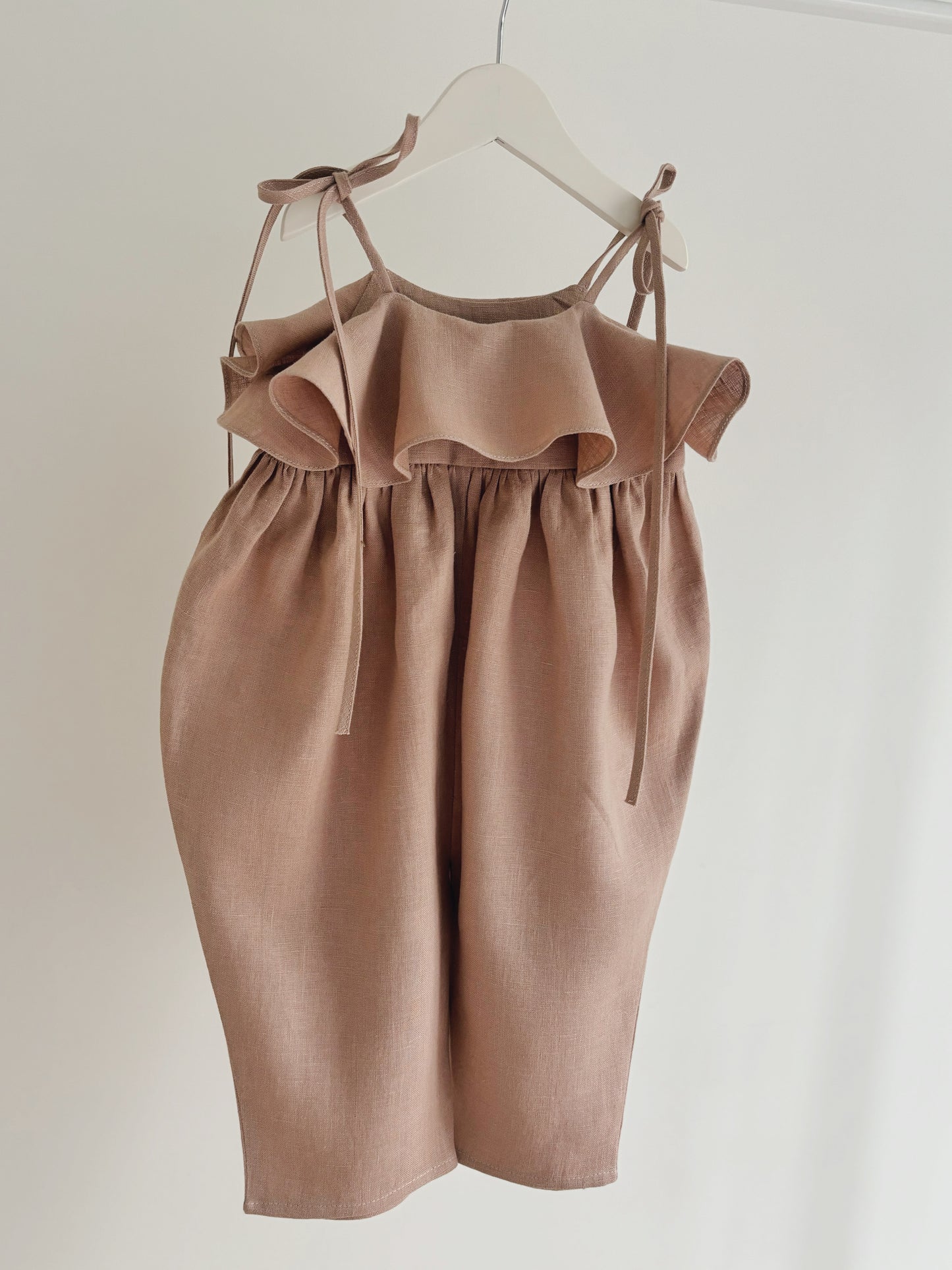 Baby linen ruffle playsuit LIGHT CARAMEL