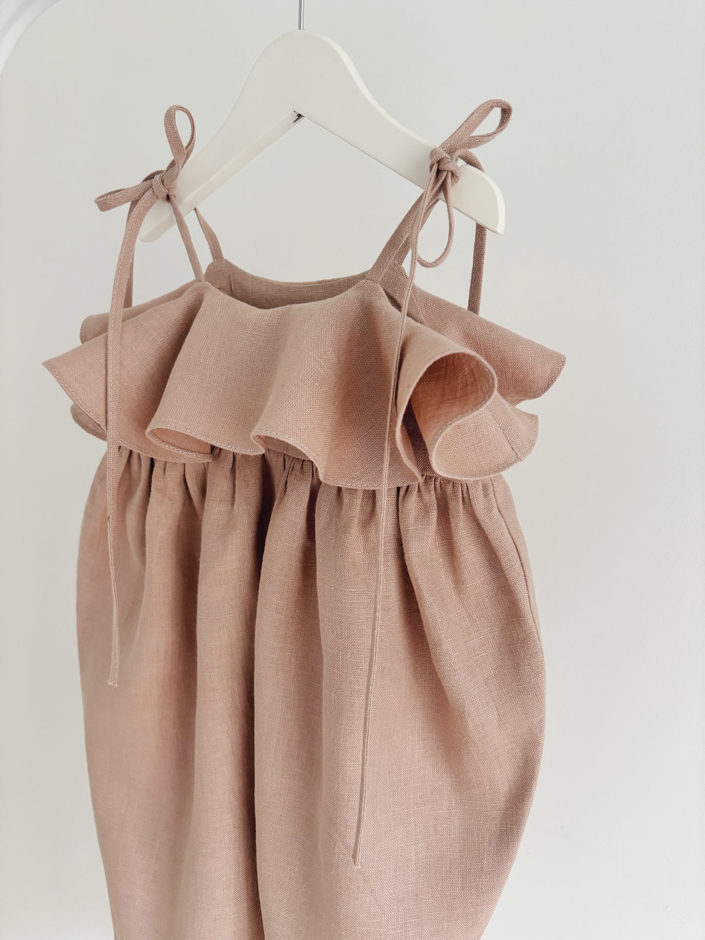 Baby linen ruffle playsuit LIGHT CARAMEL