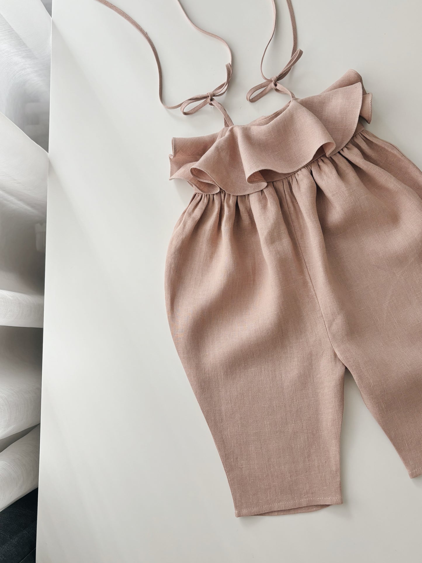 Baby linen ruffle playsuit LIGHT CARAMEL